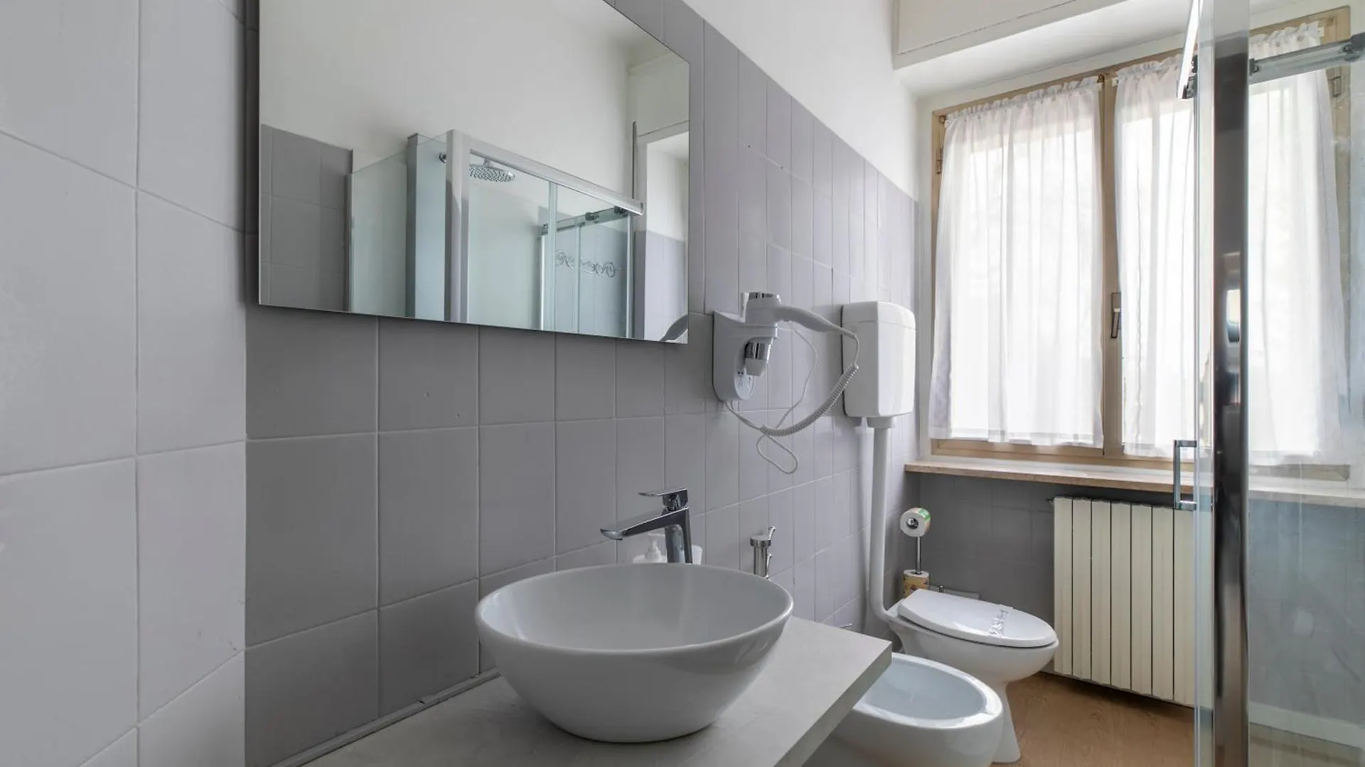 Casa Graziella - A 2 Passi Dal Centro E Stazione Di Verona